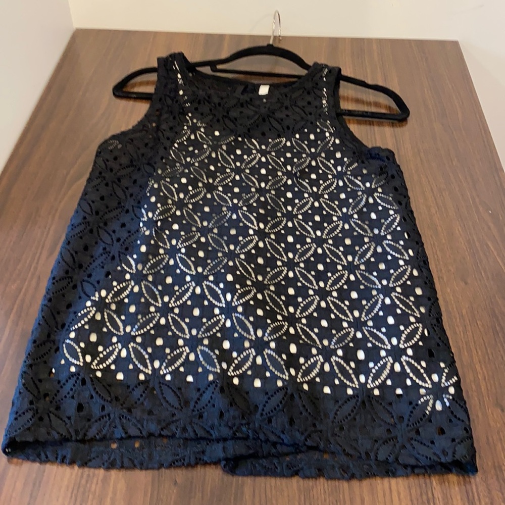 22–033 Kensie women’s medium black lace with white camisole